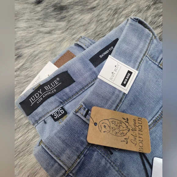 NWT Judy Blue Women's Light Blue Jeans - Picture 2 of 7